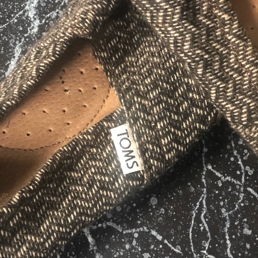 Toms - Picture 3 of 6